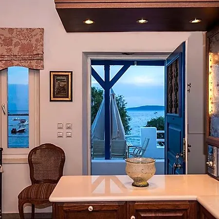 Evita * Aliki (Paros)